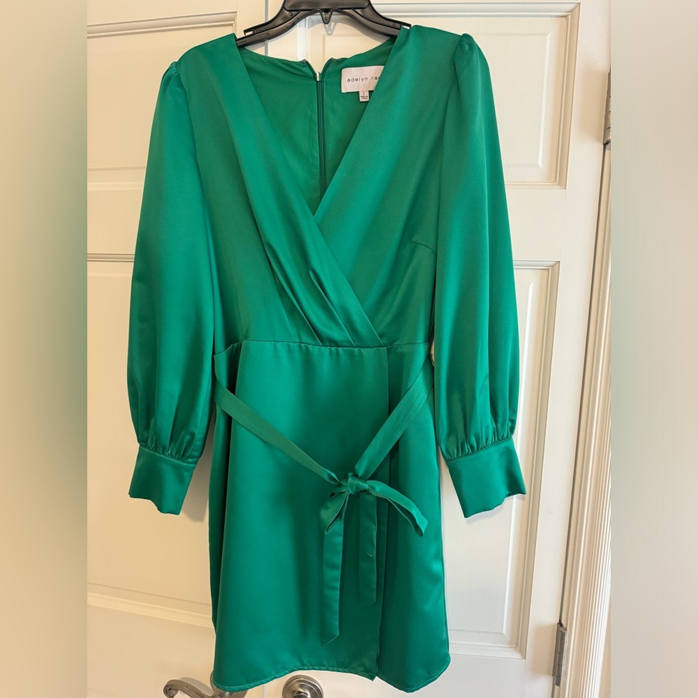 Adelyn Rae Satin Faux Wrap Dress- size large; emerald green